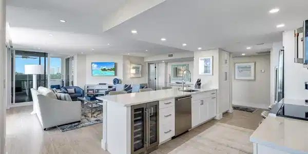 6101 Pelican Bay BLVD