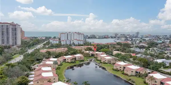 589 Beachwalk