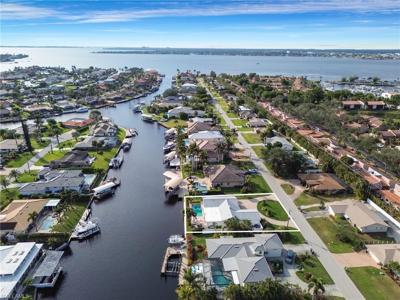 976 N Town And River DR