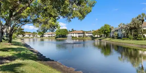 784 Carrick Bend CIR