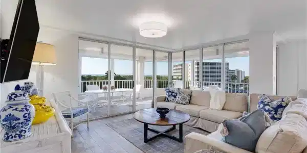 11118 Gulf Shore DR