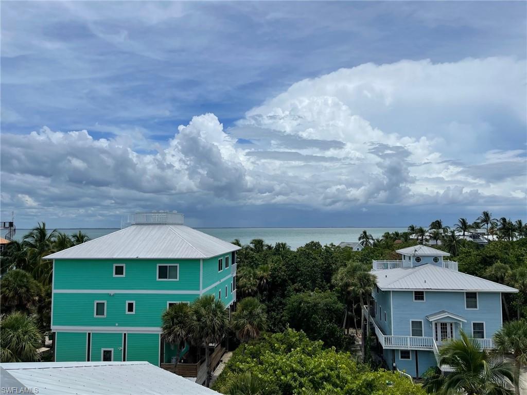 Image 3: See Views from the Light Blue House...