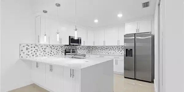 6347 ROYAL WOODS DR