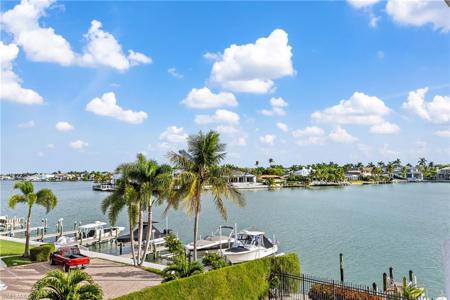 2900 Gulf Shore BLVD N