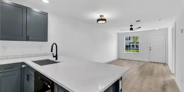 761 E Elkcam CIR