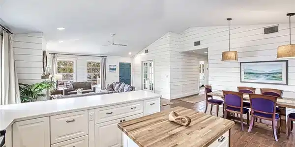 Image 3: Kitchen