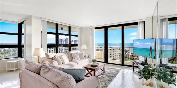 260 Seaview CT