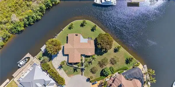 Image 3: Bird's eye view of a nearby body of water