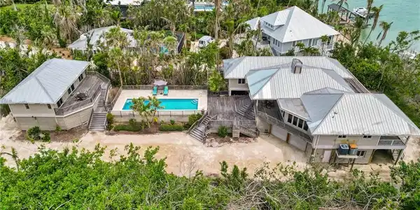 16321 Captiva DR