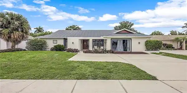 486 N Collier BLVD