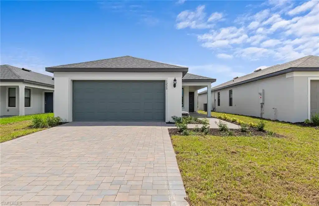 Image 1: Photos are of similar Daniel floorplan. Homes may vary.