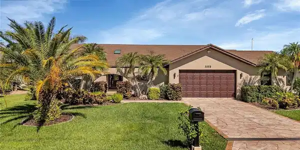 3825 Carupano CT