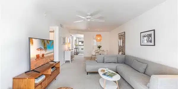 72 7th ST S