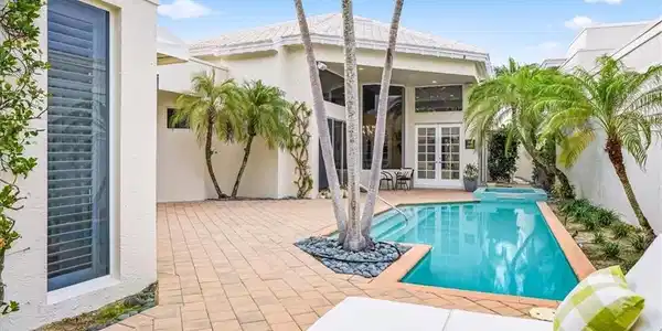 7897 Cocobay DR