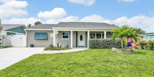 195 Hibiscus DR