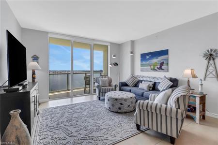 3000 Oasis Grand