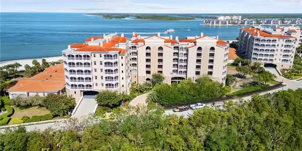 2000 Royal Marco WAY