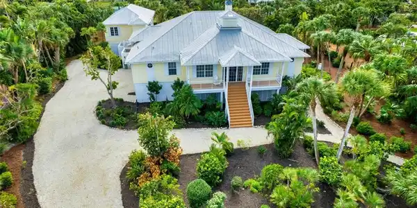 4179 Dingman DR