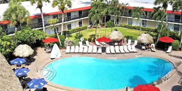 2555 Tamiami TRL N