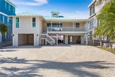 789 San Carlos DR
