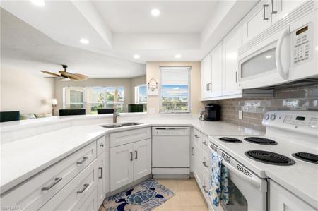 900 Collier CT