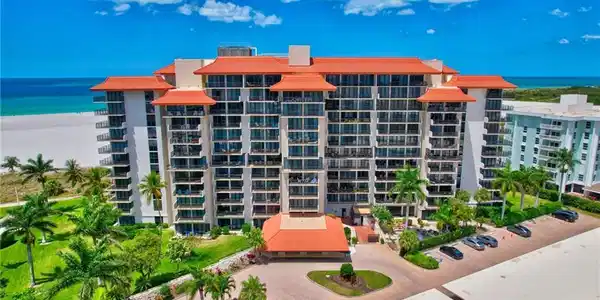 180 Seaview CT