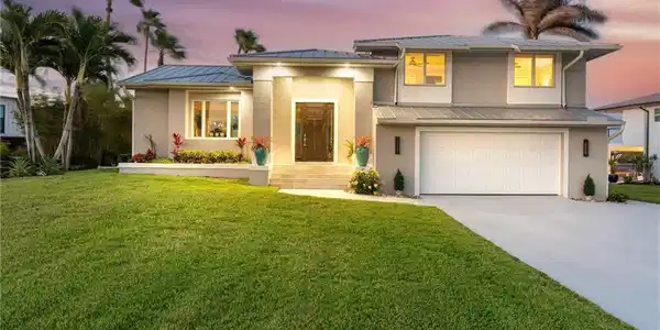 5630 Queens Kew