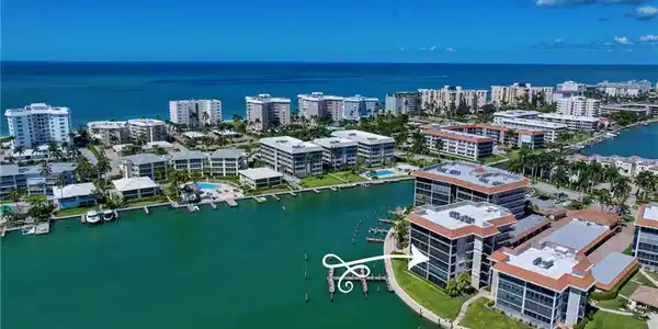 222 Harbour DR