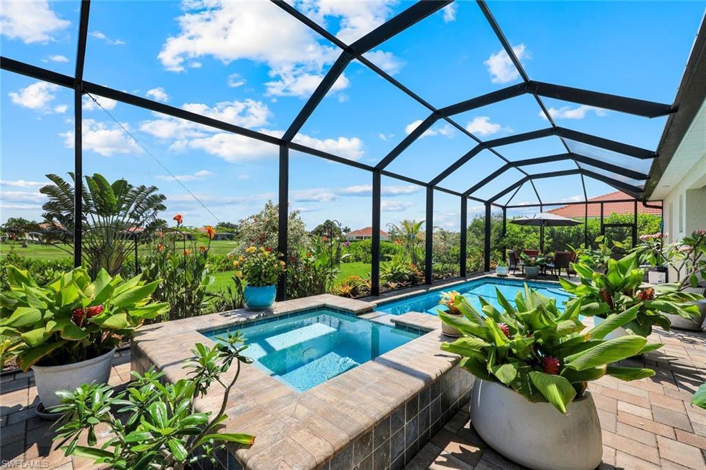 Image 2: VERY PRIVATE SCREENED IN POOL AREA