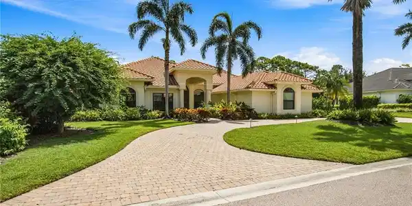 212 Cheshire WAY