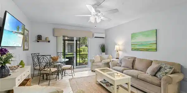 87 N Collier