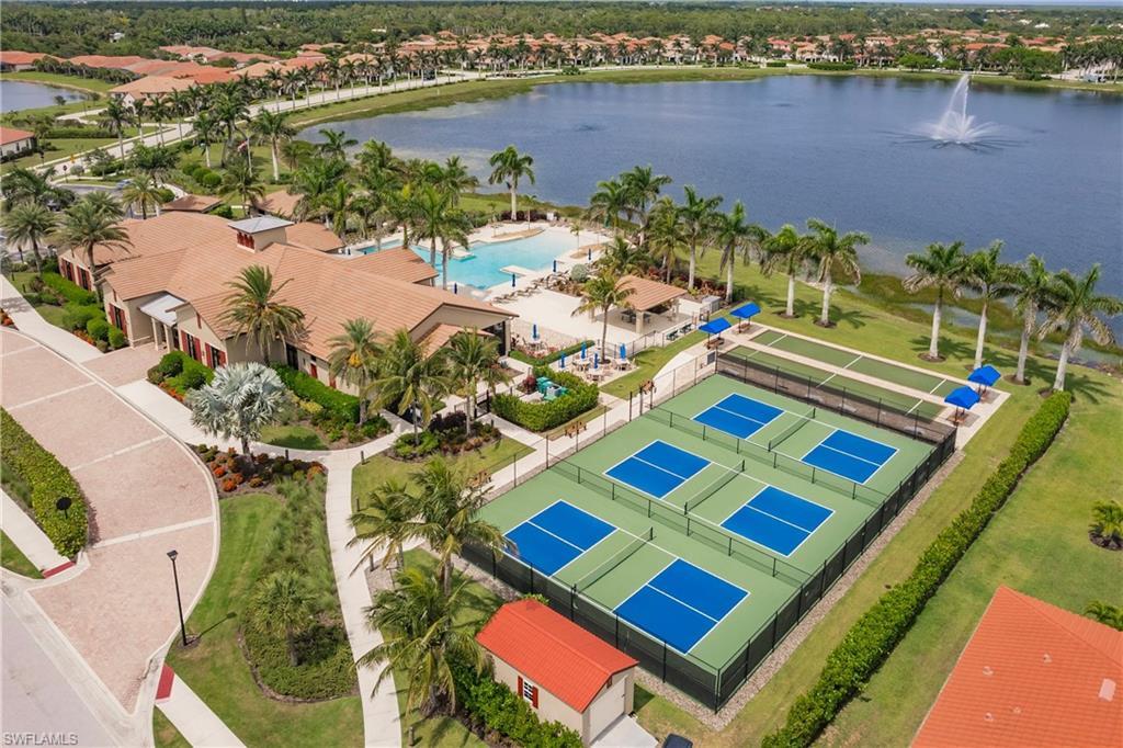 Image 4: Pickleball Courts