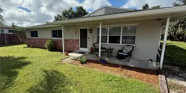 2117 Gardenia CIR W