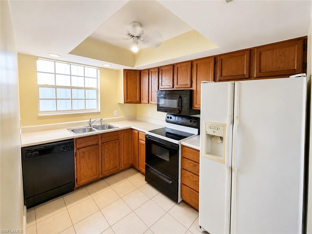 Image 2: Kitchen
