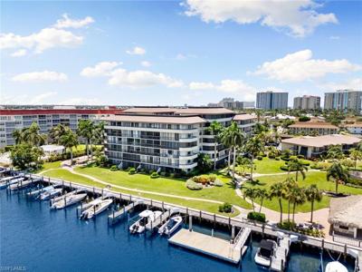 693 Seaview CT