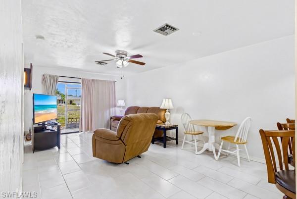 Image 3: Open living room