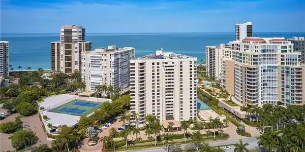 4451 Gulf Shore BLVD N