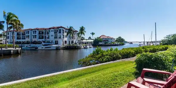 805 River Point DR