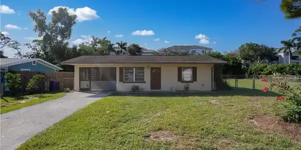 3903 Quails WALK