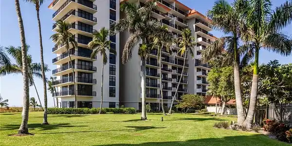 180 Seaview CT