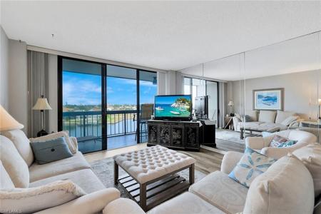 693 Seaview CT
