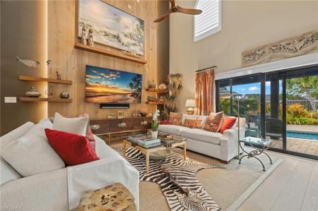 6811 Sand Pointe CIR