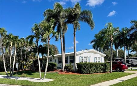 1004 Diamond Lake CIR