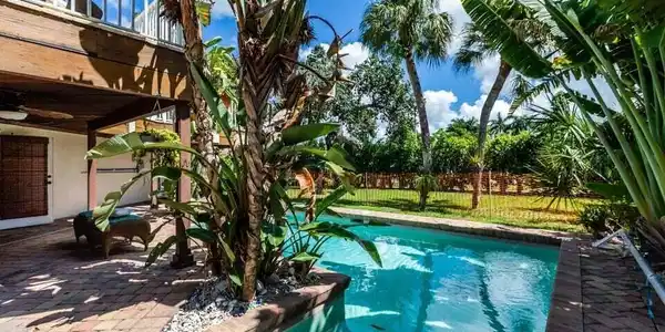 531 Mangrove CT