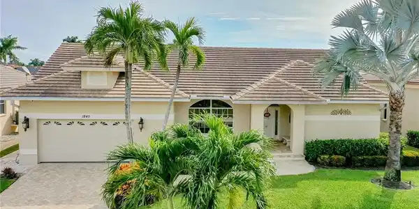 1845 Apataki CT