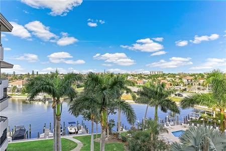 693 Seaview CT