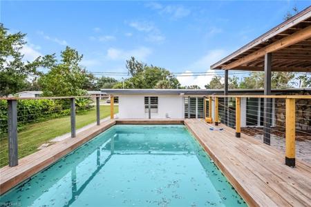93 E Mariana AVE