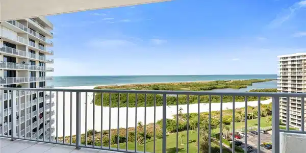 320 Seaview CT