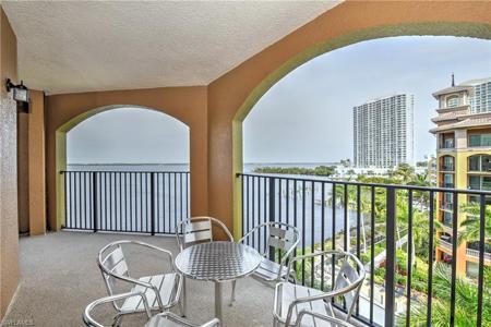 2825 Palm Beach BLVD