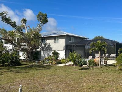 6711 Sunrise LN